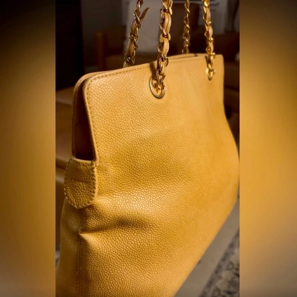 CHANEL Shoulder Bag - Picture 10 of 10